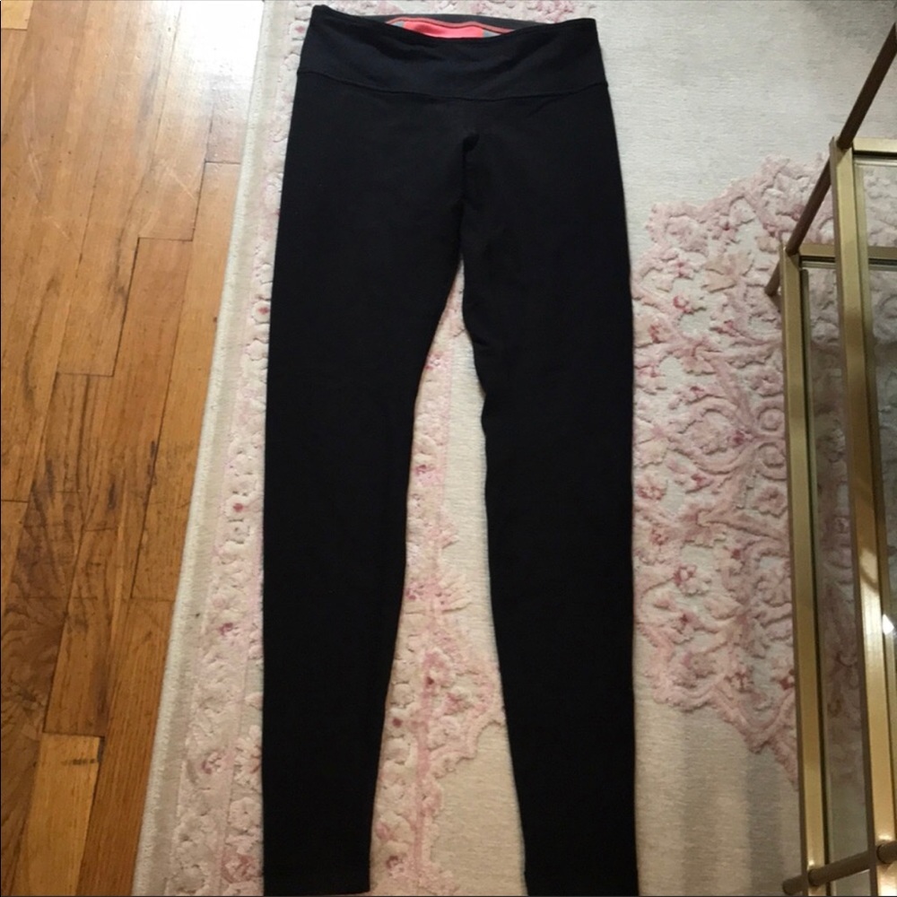 Black reversible lulu lemon leggings - size 6